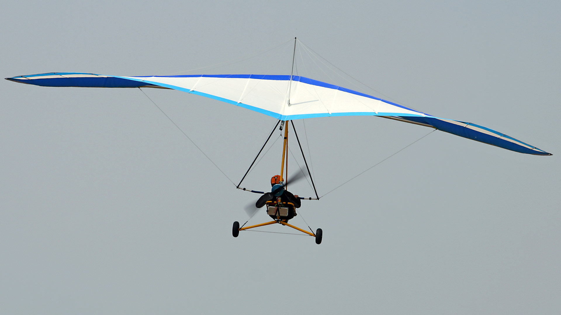 trike hang glider with motor